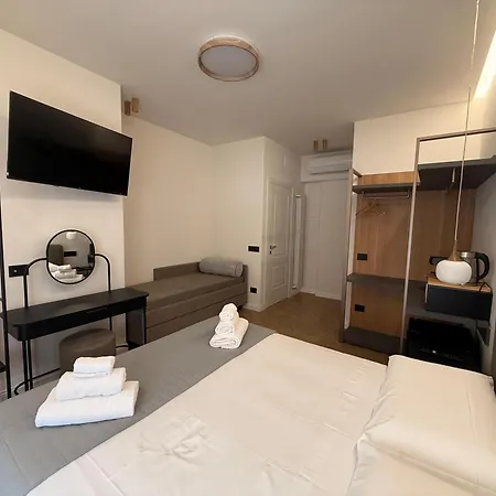 Ulivo Πανσιόν 4*